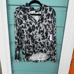 Bella Dahl Black and Gray Graphic Blouse with Mandarin Collar
